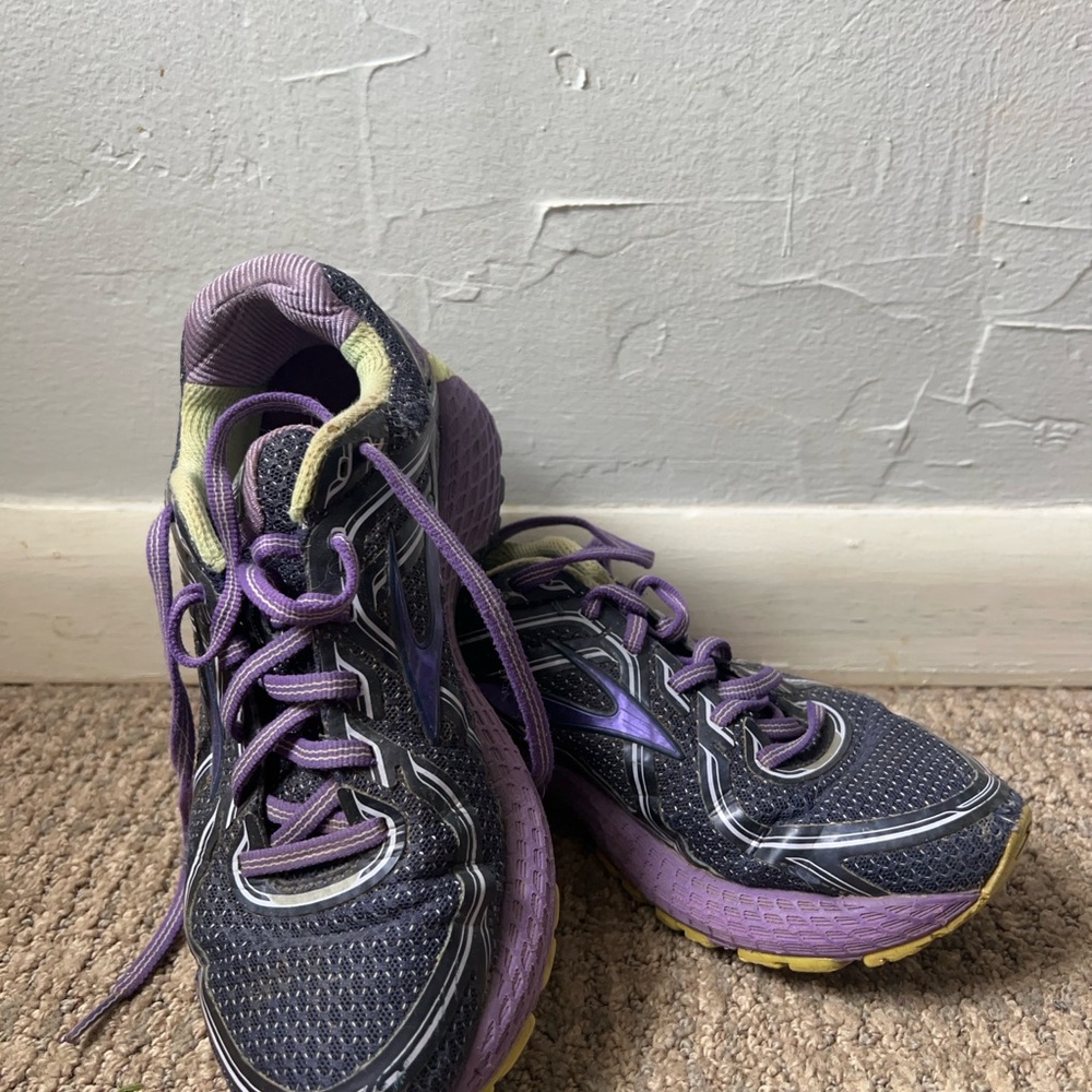 Brooks Women's Purple and Black Athletic Shoes